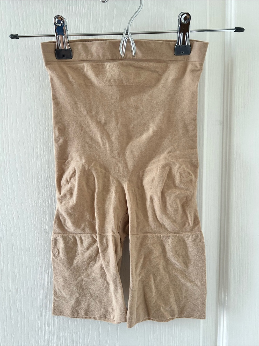 Spanx Undie-tectable High Waisted Mid Thigh Shaping Shorts Nude Medium M